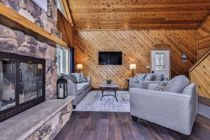 TV, peis og DVD-spiller