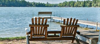Newly remodeled lakeside cabin, post card views of every sunrise!