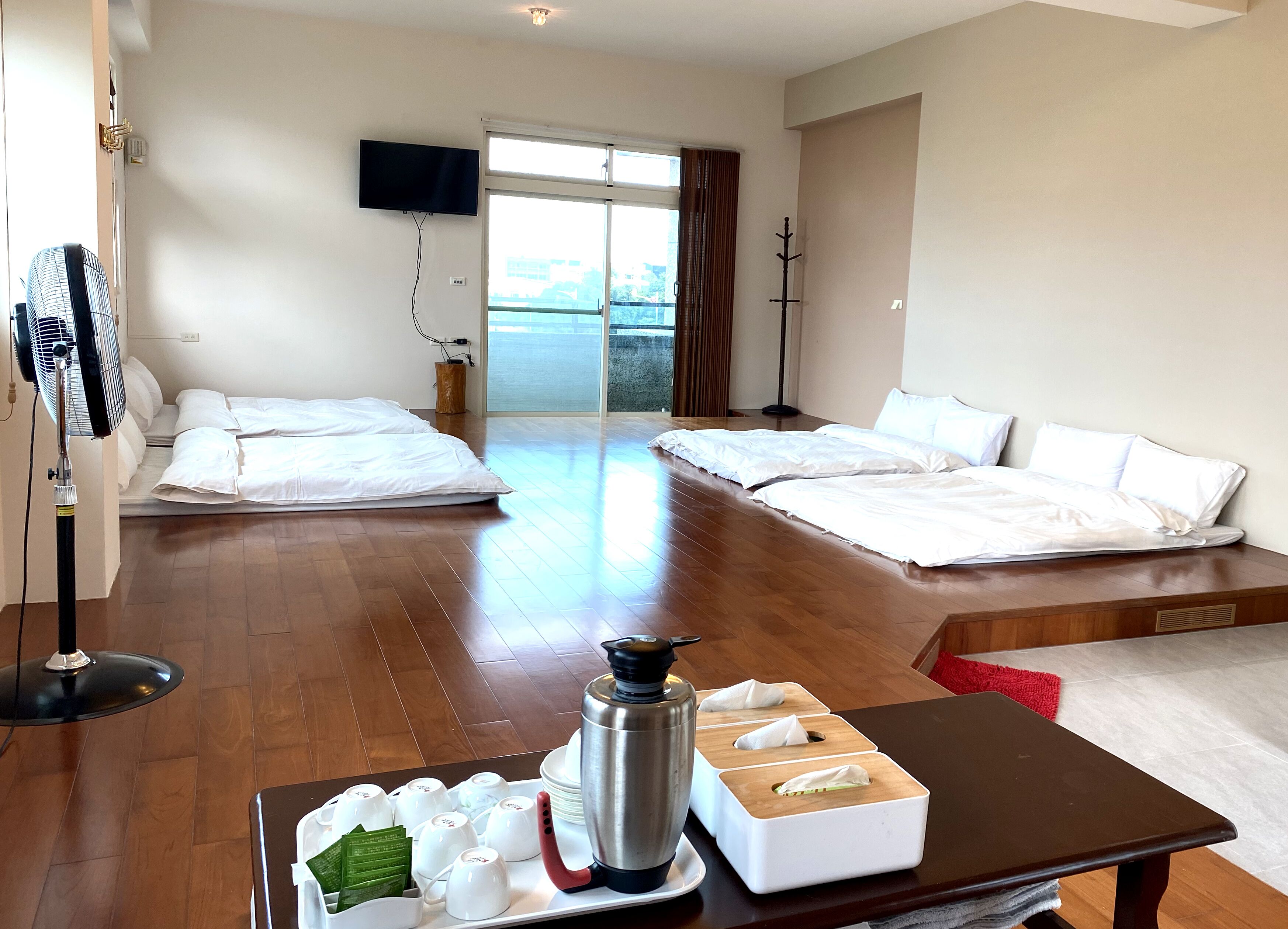 Habitación panorámica, varias camas | Escritorio, cortinas blackout, insonorización y wifi gratis 