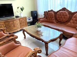 31-inch LCD TV with cable channels, TV