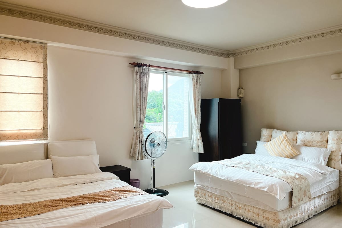 Kamar Quadruple Keluarga | Meja kerja, tirai kedap cahaya, kedap suara, dan Wi-Fi gratis