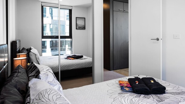 2 habitaciones, tabla de planchar con plancha y wifi gratis 