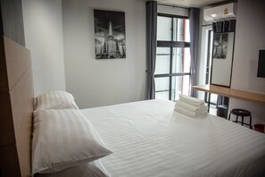 Habitación estándar | Caja fuerte, escritorio, cortinas opacas y wifi gratis