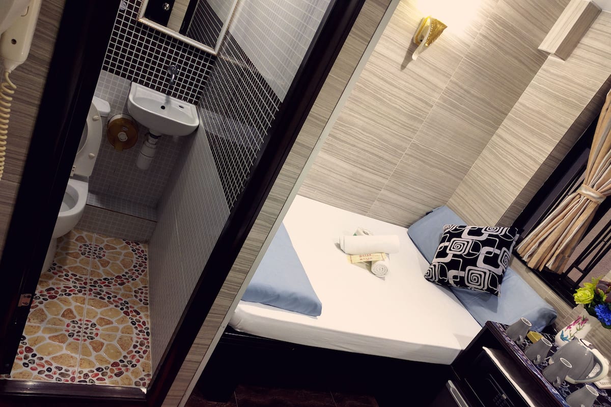 In-room safe, soundproofing, iron/ironing board