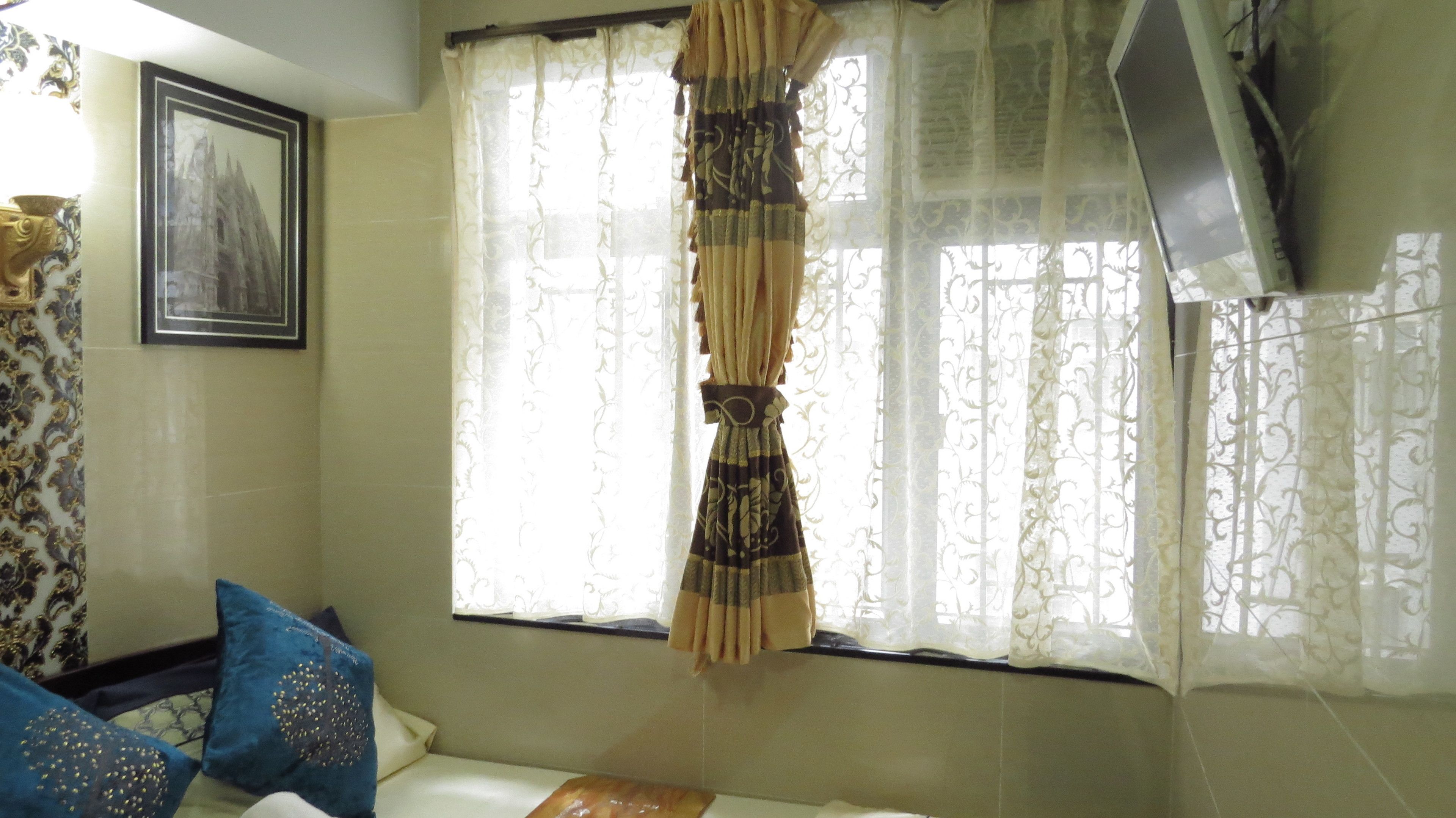 Photo - Melbourne Hostel 24 HOUR RECEPTION Block D &E 10th floor