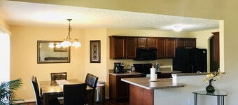 Spacious 3 BR Ranch House W Patio Yard in a Quiet Suburb