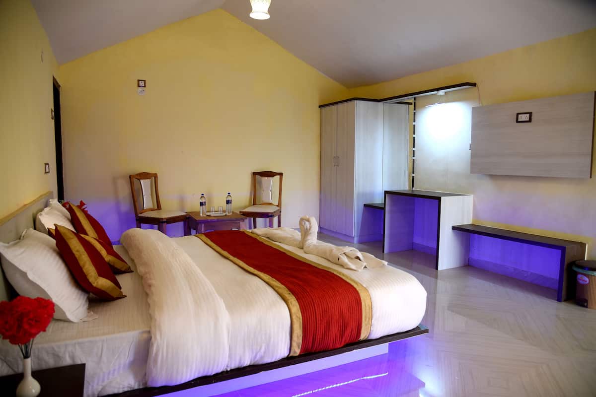 Luxury Cottage, 1 Double Bed | 1 bedroom, premium bedding, minibar, desk