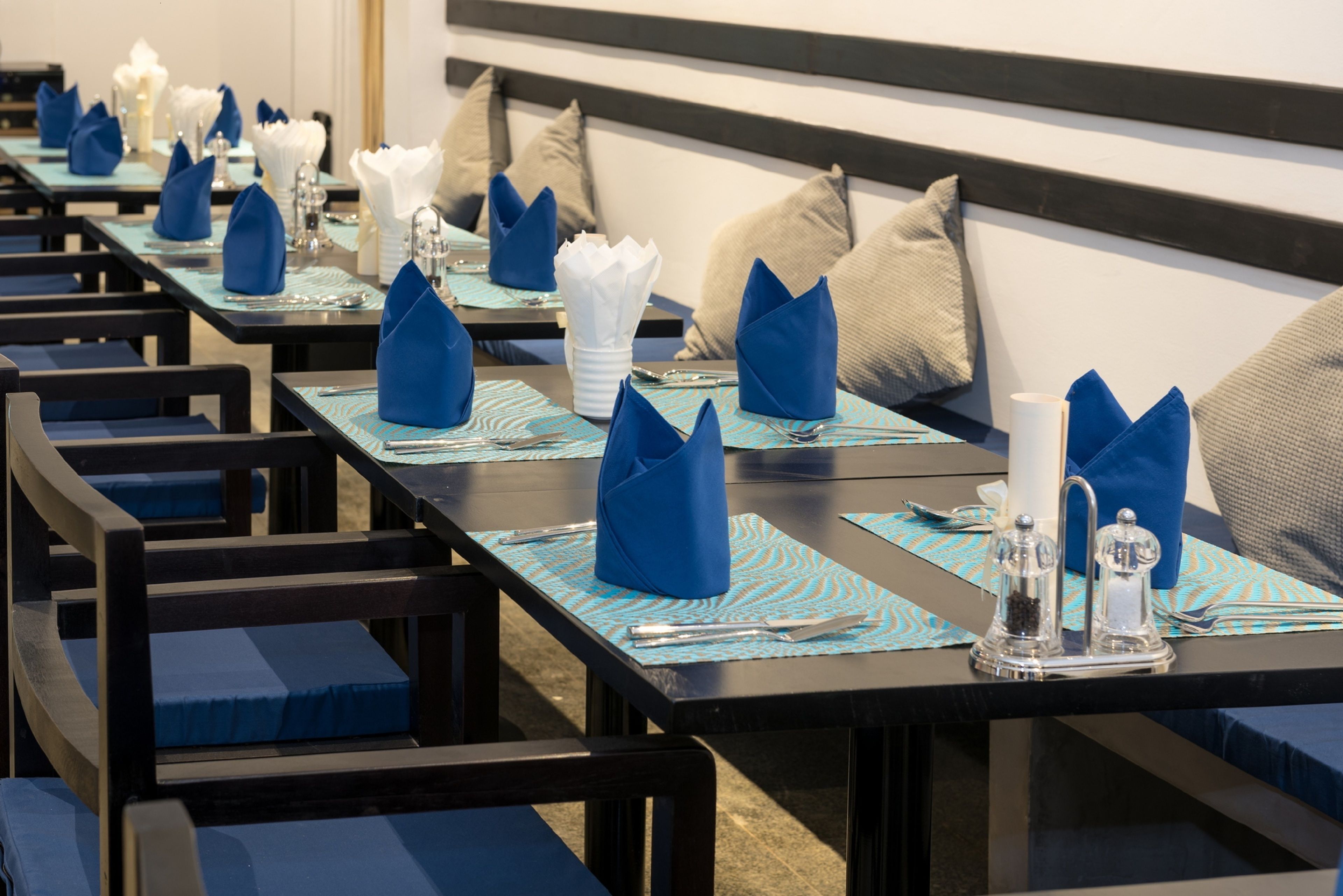 breakfast, lunch, dinner served; french cuisine