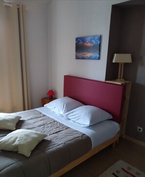 Family Room, Balcony | Individually decorated, individually furnished, desk, blackout curtains - Chalet Hotel Les Marmottes (Montferrier)