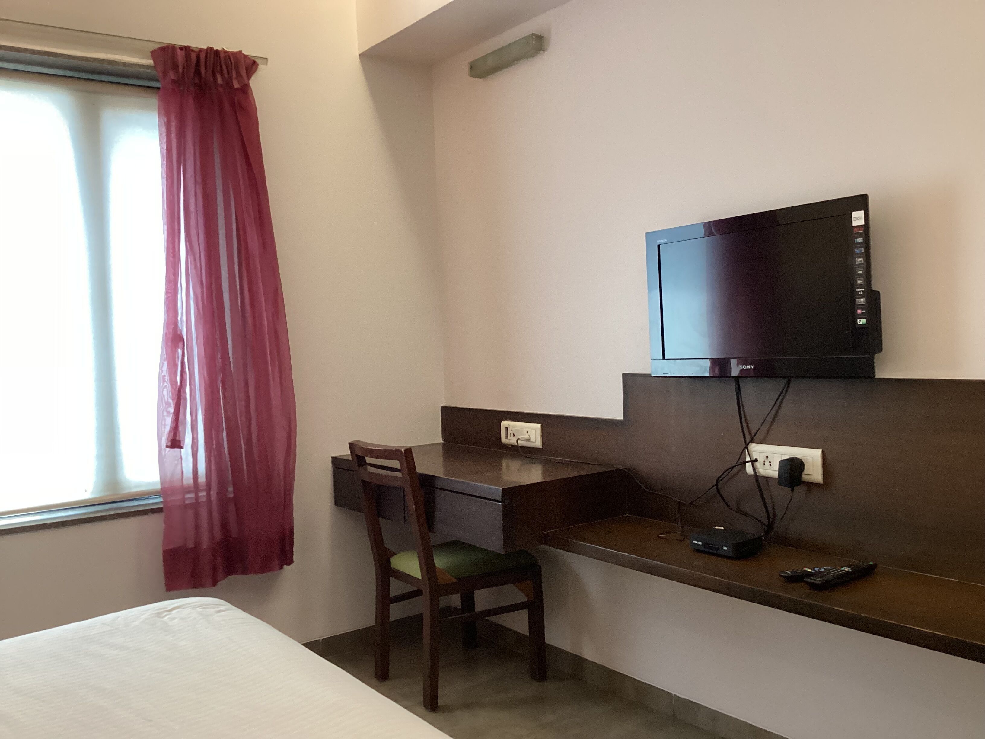 Executive Room, 1 Double Bed | Living area