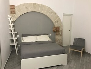 Ropa de cama de alta calidad, minibar, escritorio y wifi gratis 