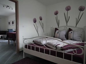 2 bedrooms, WiFi, bed sheets