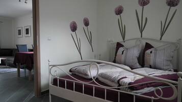 2 bedrooms, WiFi, bed sheets