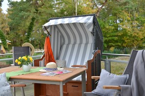 Unclassified image, 2 of 12, button