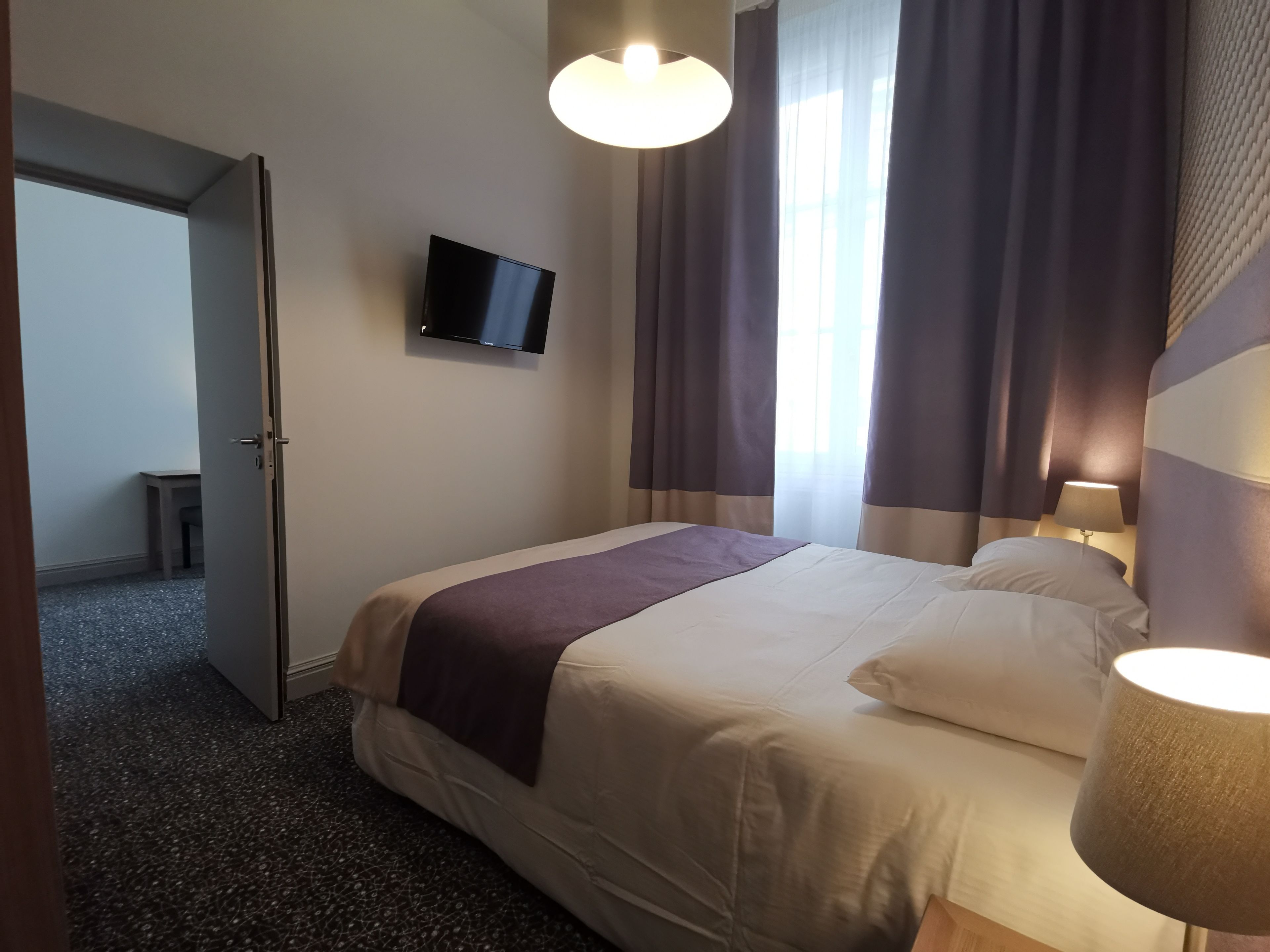 premium bedding, individually decorated, individually furnished, desk