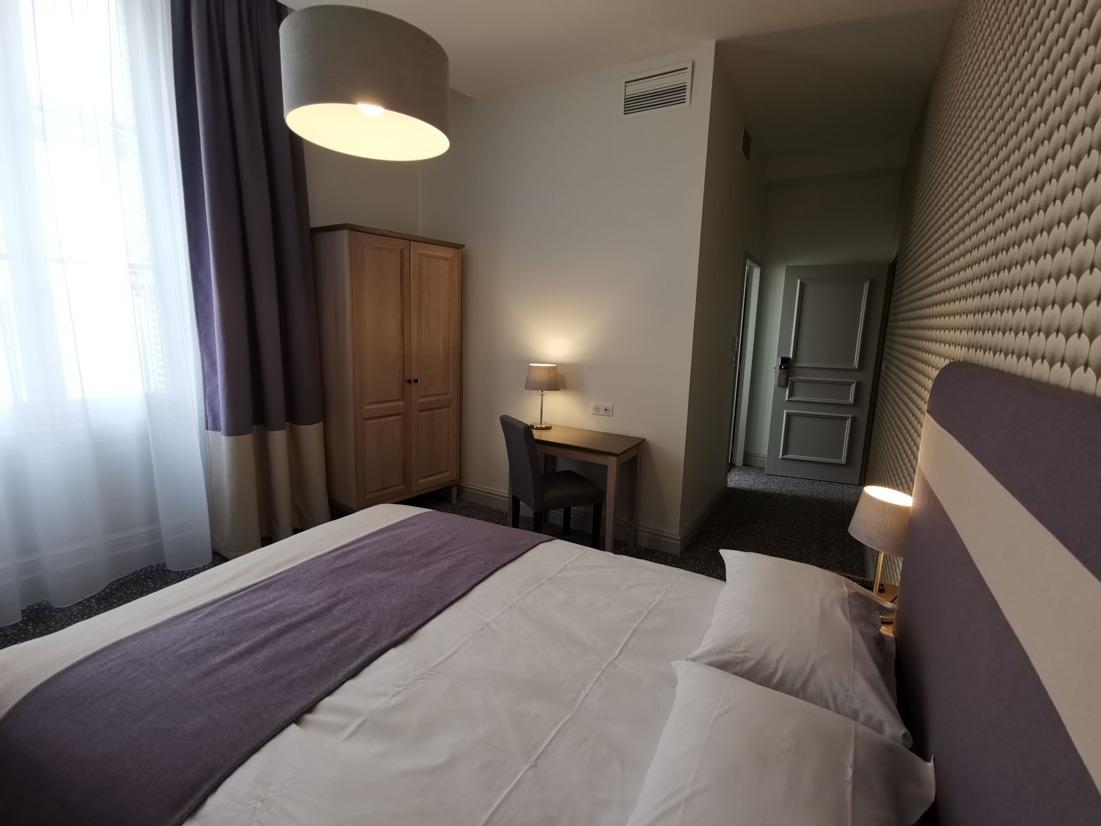 standard double room | premium bedding, individually decorated, individually furnished, desk