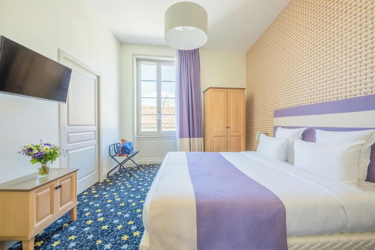 superior double room | premium bedding, individually decorated, individually furnished, desk