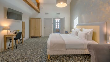 Deluxe Double Room, City View | Premium bedding, individually decorated, individually furnished, desk