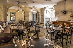 Lunch and dinner served, French cuisine