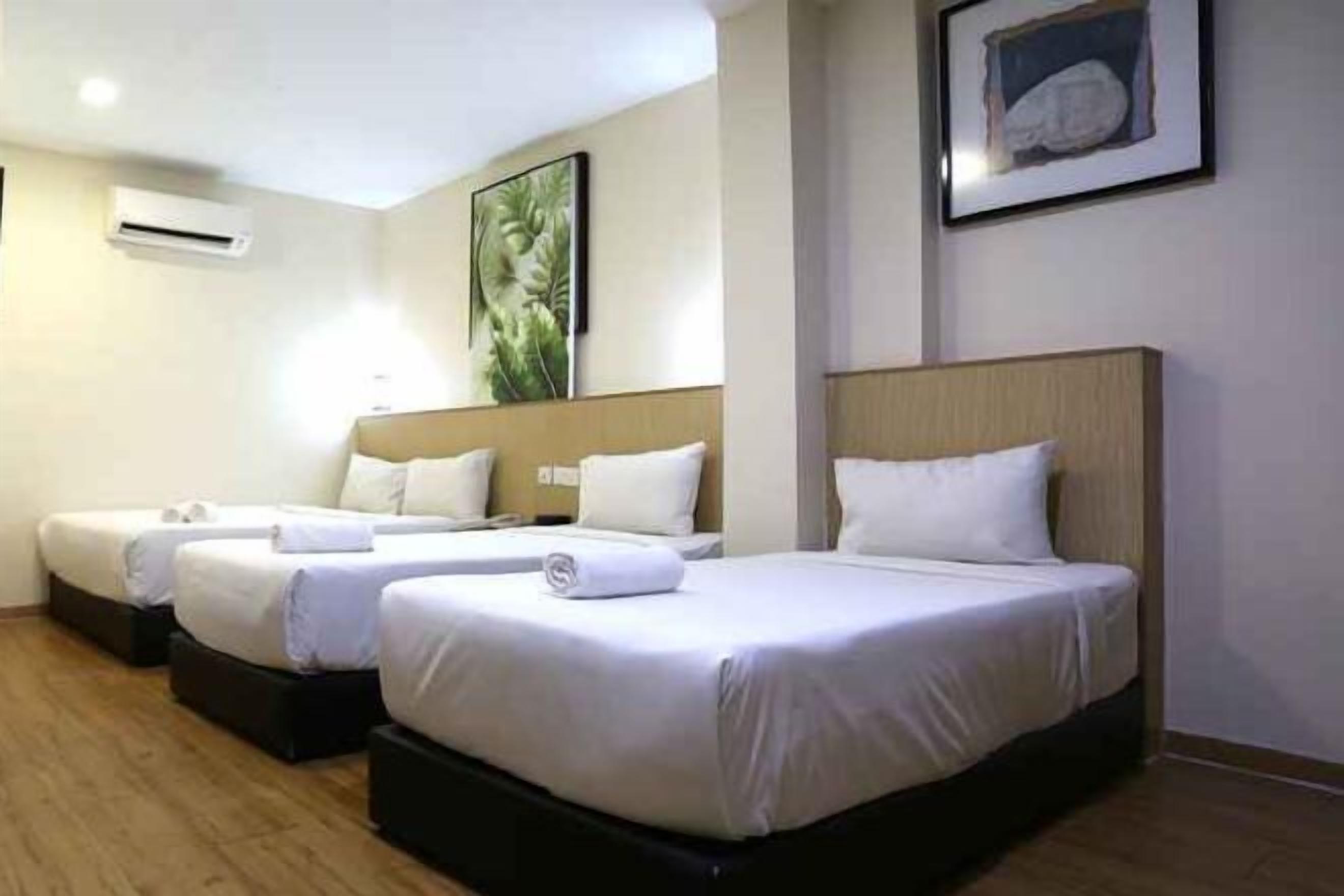 Camas Tempur-Pedic y muebles diferentes 