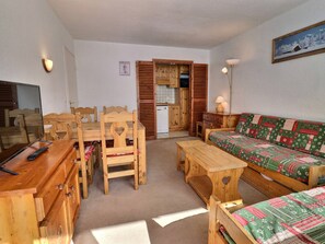 Unclassified image, 4 of 17, button - Charming 1-Bed, Pets Allowed, Ski-in/Ski-out (Méribel)