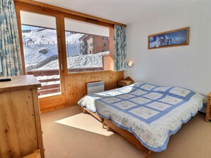 Unclassified image, 5 of 17, button - Charming 1-Bed, Pets Allowed, Ski-in/Ski-out (Méribel)