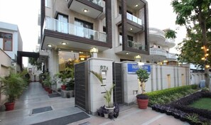 Exterior - Indiyaah Inn (Gurugram)