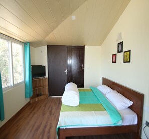 Classic Tent, 1 Double Bed | Desk