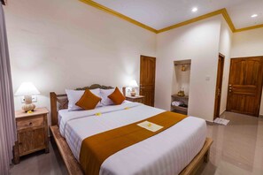 Desk, soundproofing, free WiFi, bed sheets - Vimala Ubud Hotel (Ubud)