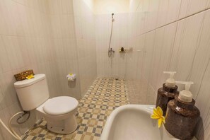Free toiletries, towels - Vimala Ubud (Ubud)