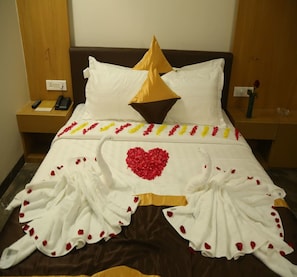 Suite Royal, 1 cama matrimonial | Escritorio, tabla de planchar con plancha y wifi gratis