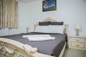 Apartment | 1 bedroom, premium bedding, iron/ironing board, bed sheets - The Nook Serviced Apartment (London)