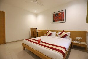 Desk, rollaway beds, free WiFi