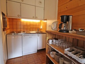 Fridge, microwave, dishwasher, coffee/tea maker