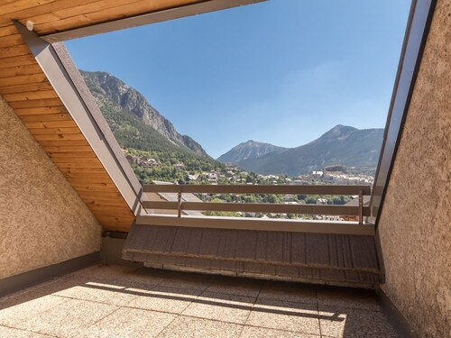 Studio 2 étoiles pour 4 pers. avec balcon à Briançon