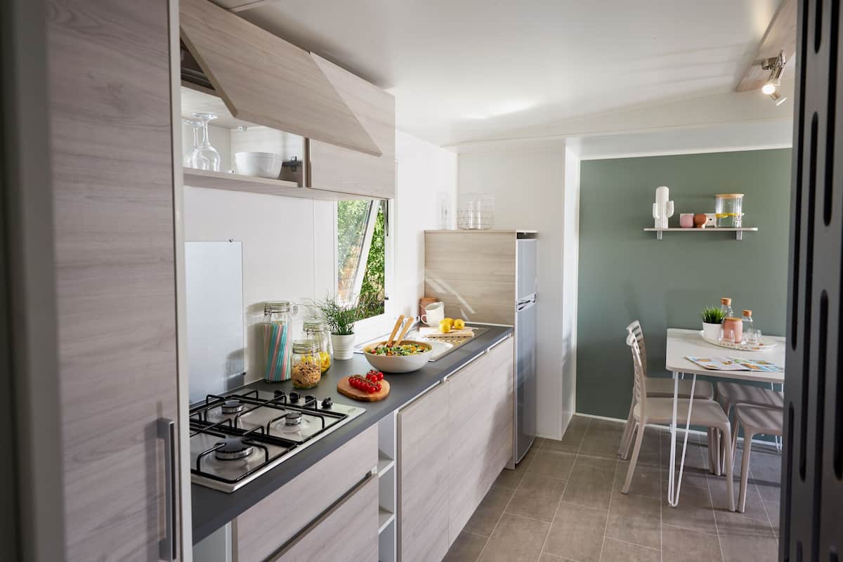 cottage floresta 4/5p - cote foret | private kitchen | full-sized fridge, microwave, cookware/dishes/utensils