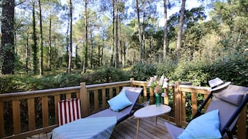 Cottage Deluxe, 2 bagni, vista giardino | 2 camere, tende oscuranti, ferro/asse da stiro