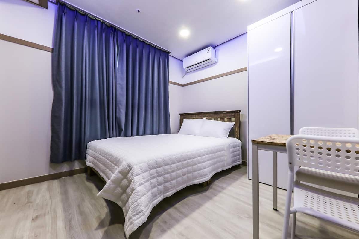 Special Family (Two rooms, Bed)