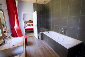 Double Room (2) | Bathroom - Château de l’Aviette (Rancennes)