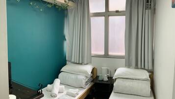 Standard Twin Room | Desk, free WiFi