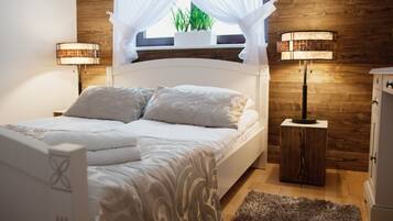 Deluxe Double Room, 1 Katil Ratu (Queen) | Meja, seterika/papan seterika, katil bayi/kot (percuma)