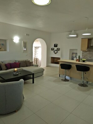 Luxury-Haus | Wohnbereich | Flachbildfernseher