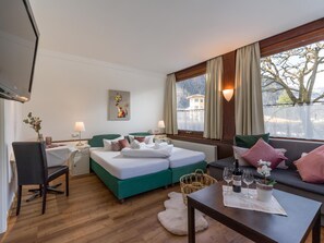 In-room safe, cots/infant beds, rollaway beds, free WiFi - Gasthof Waldcafe (Mayrhofen)