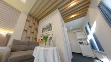 Luxury Δωμάτιο, 1 Υπνοδωμάτιο | 1 υπνοδωμάτιο, κλινοσκεπάσματα υψηλής ποιότητας, μίνι μπαρ