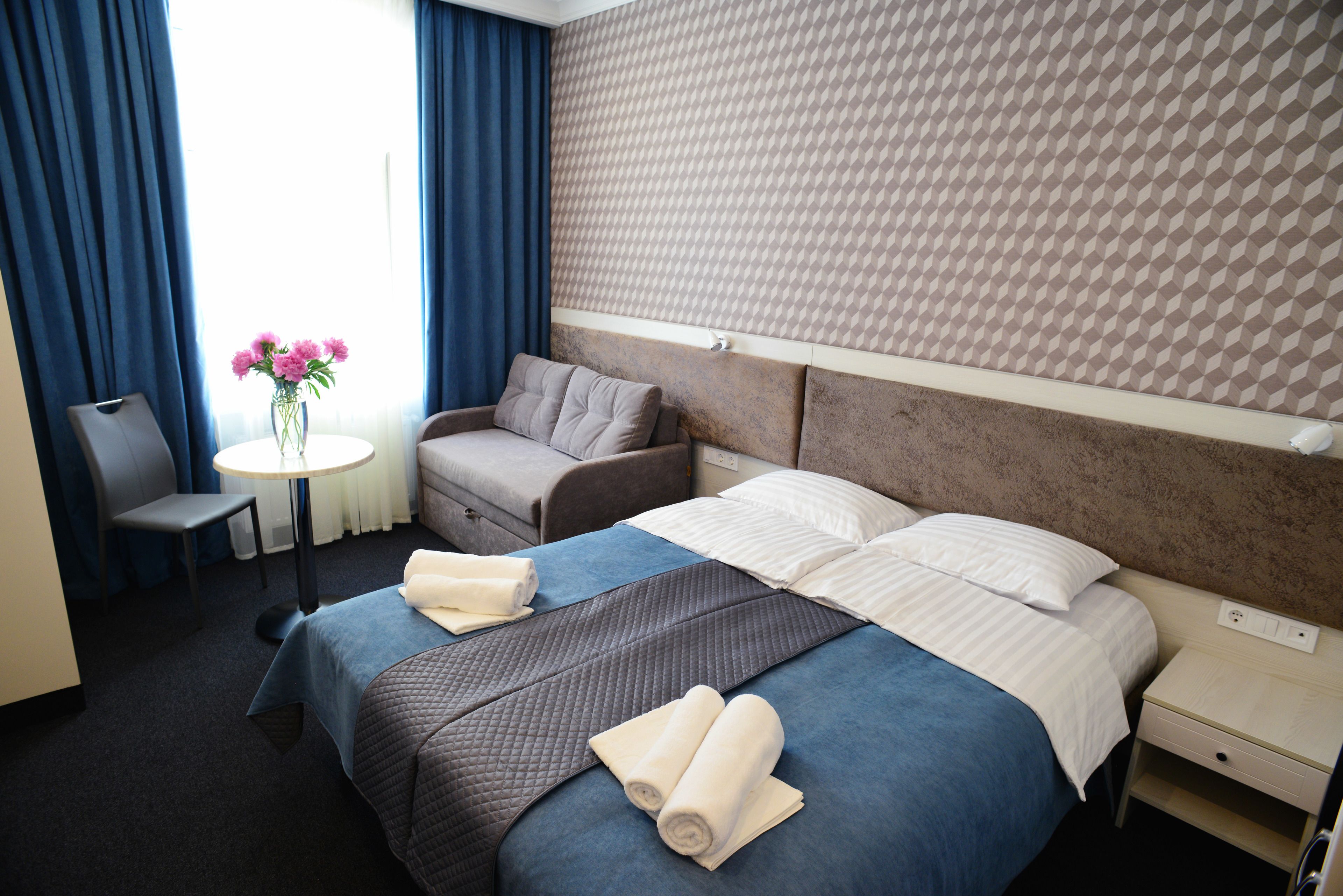 Rom – comfort | Sengetøy av topp kvalitet, minibar, safe på rommet og lydisolert