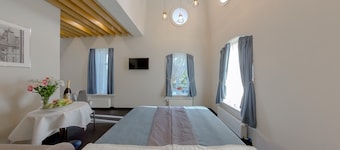 Voyage Hotel