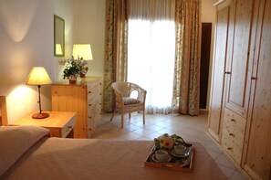 Apartment, 3 Bedrooms, Patio