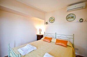 Chambre double, 1 grand lit | Minibar, bureau, lit de bébé (supplément), accès au Wi-Fi (inclus)