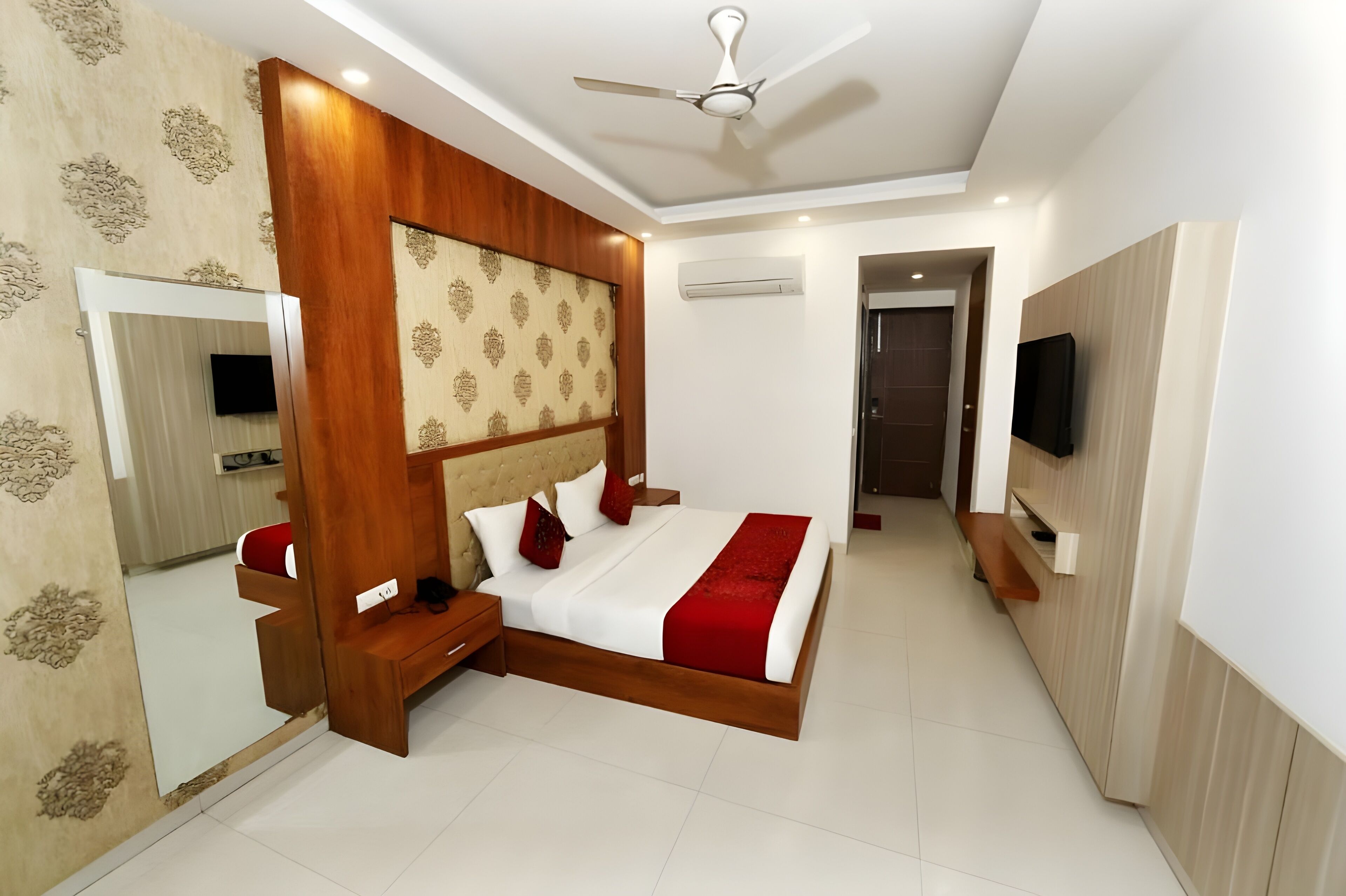 Photo - Hotel Almati Inn