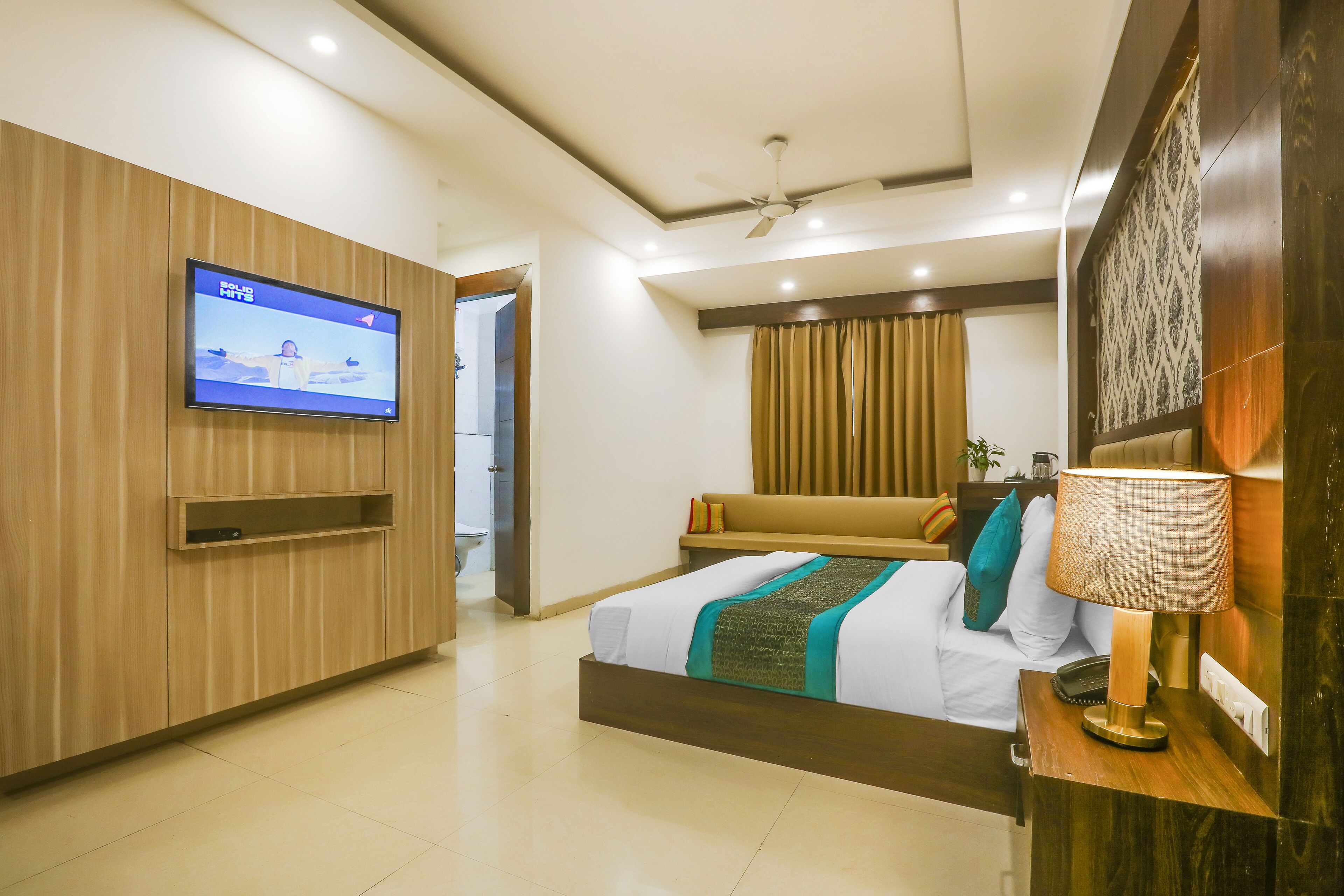 Photo - Hotel Almati Inn